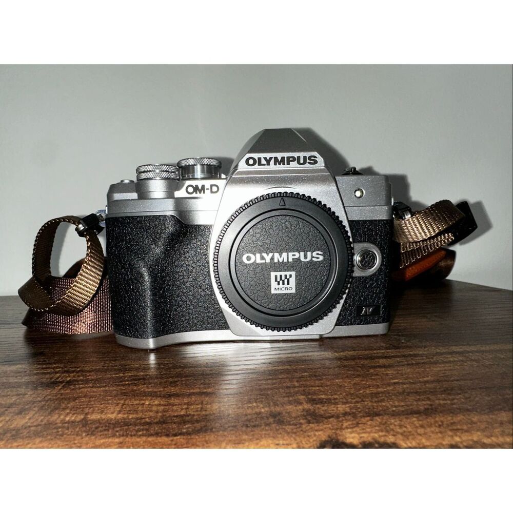Olympus E-M10 Mark IV Silver Micro Four Thirds System Camera 20MP Sensor 5-Axis - Picture 3 of 9